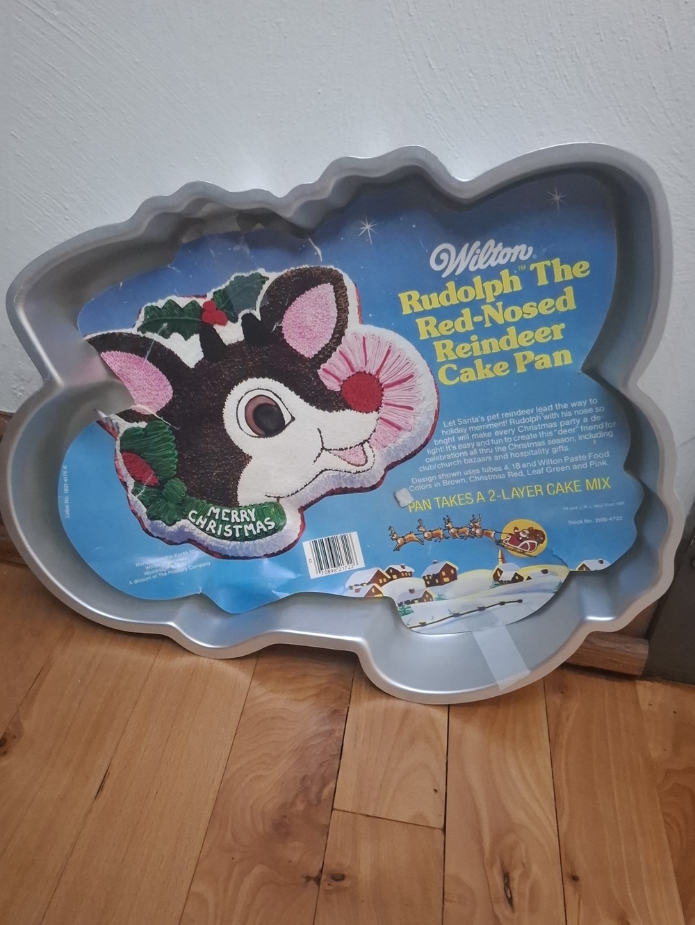 Wilton Rudolph The Red-Nosed Reindeer Cake Pan - Silver